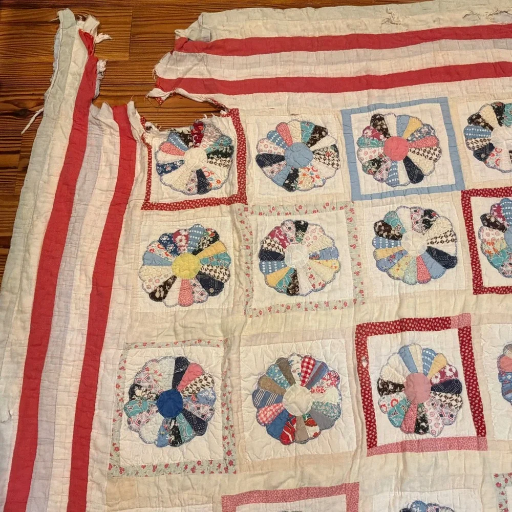 1930s Handmade Dresden Plate Cutter Quilt Scrap Fabric 76 x 79